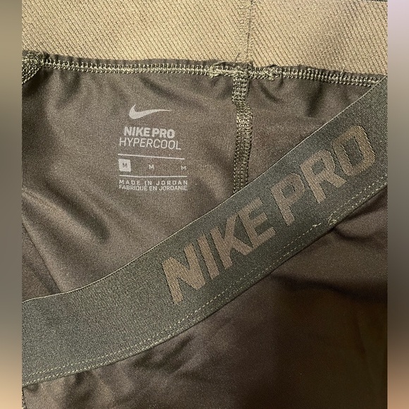 Nike Pro Women’s Hypercool Leggings - Picture 4 of 4